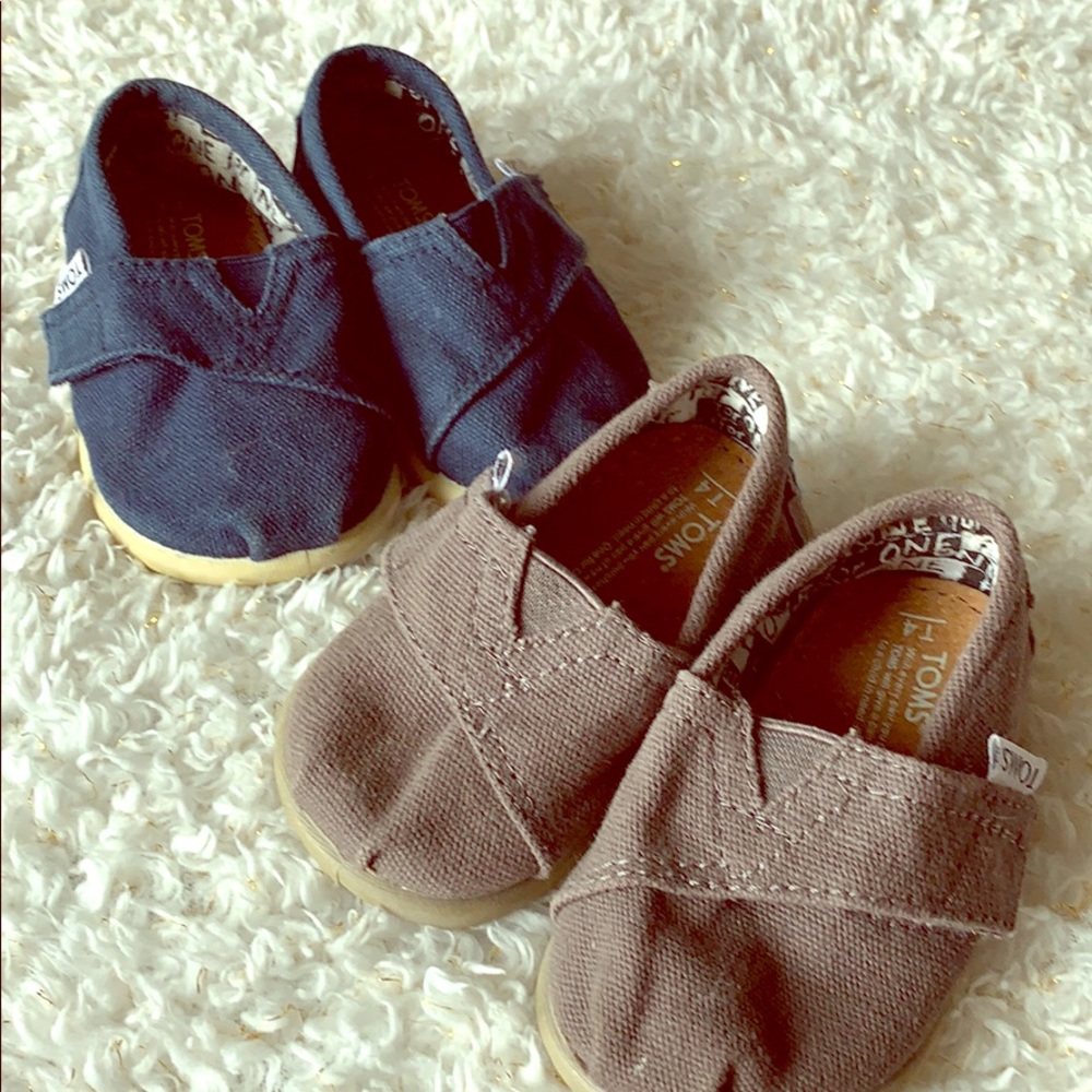 Tom’s baby shoes